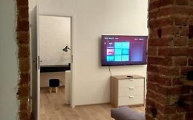 Fabryczna Centrum Loft-Style Apartment - 24 Hour Check-In